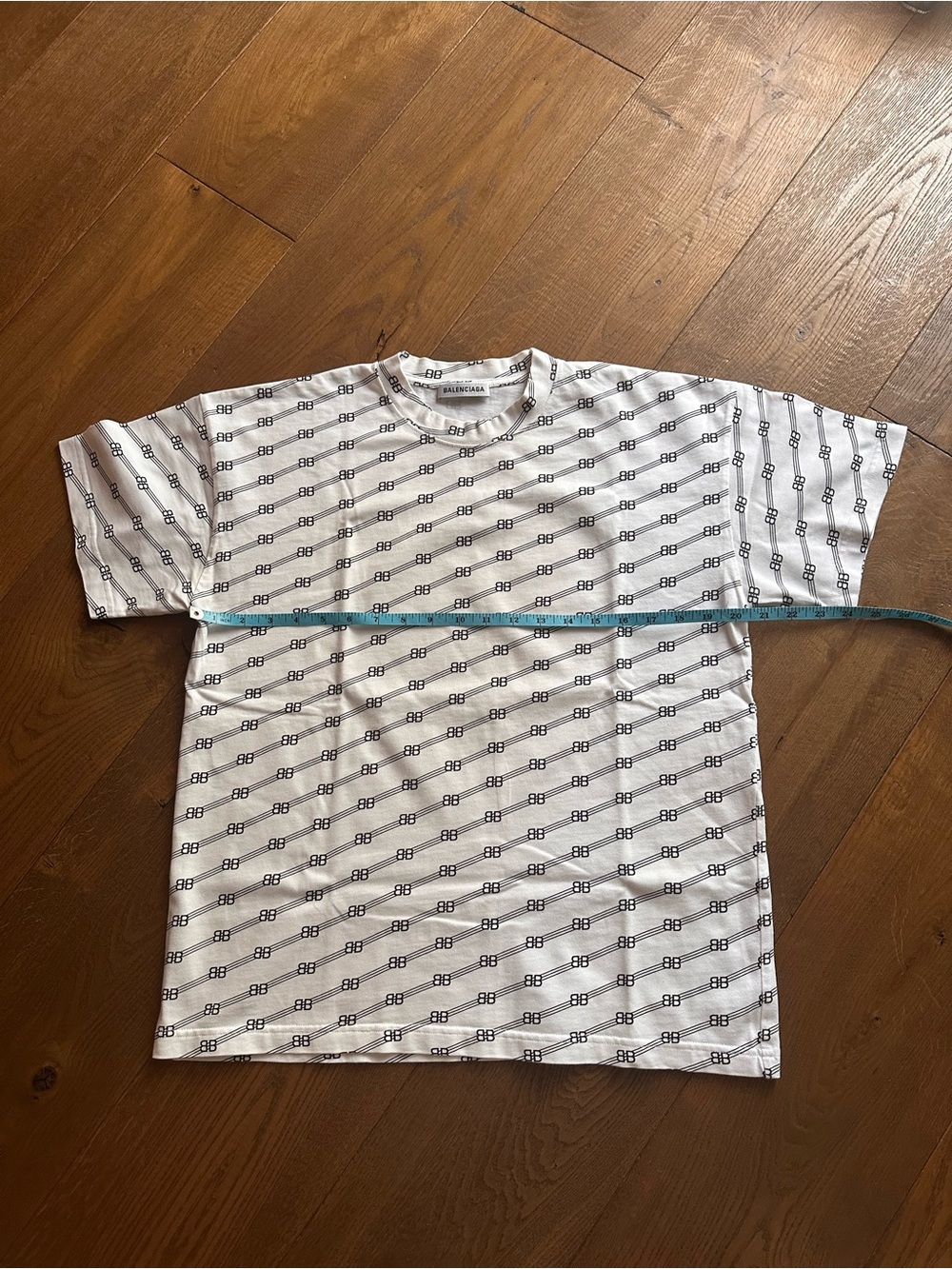 Balenciaga White Tee with Black Interlocking BB Pattern - Picture 9 of 12